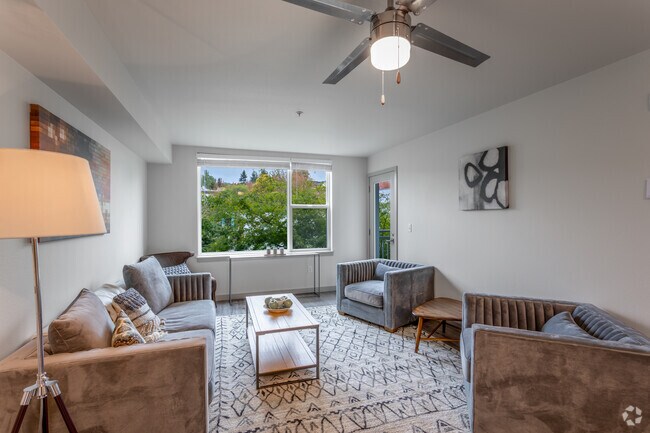 1BR, 1BA - 680 SF