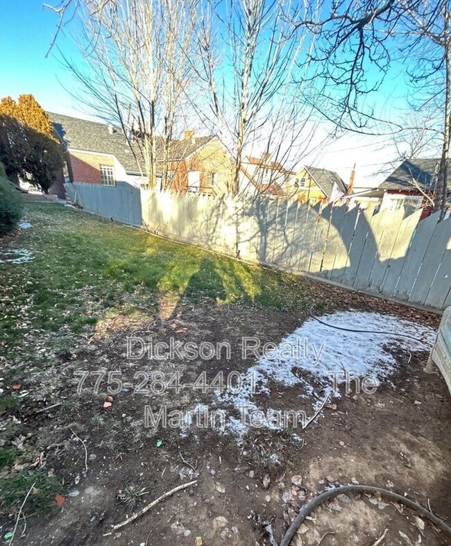 Photo - 218 Mt Rose St