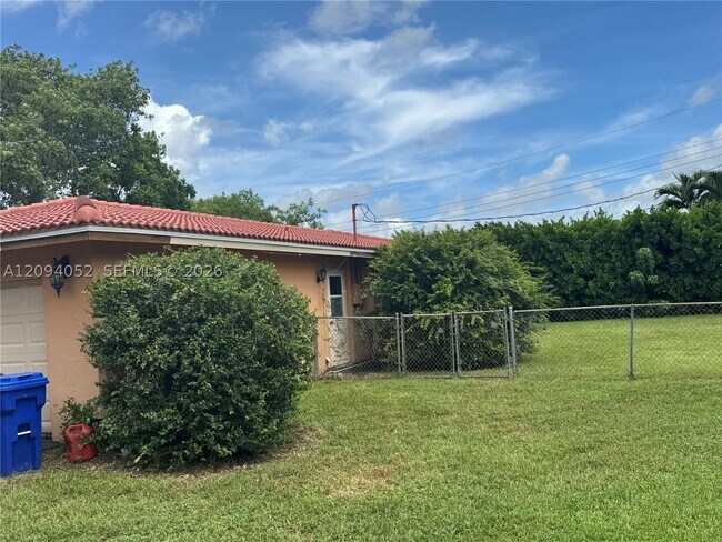 8300 NW 35th St