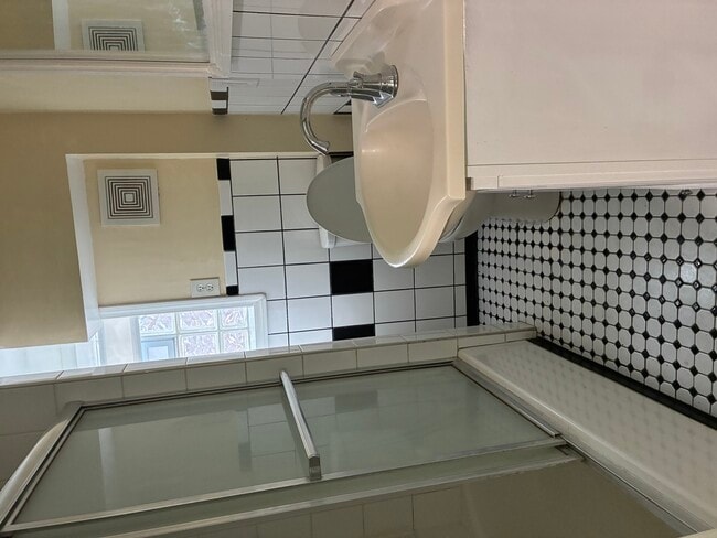 Photo - 6246 N Oakley Ave