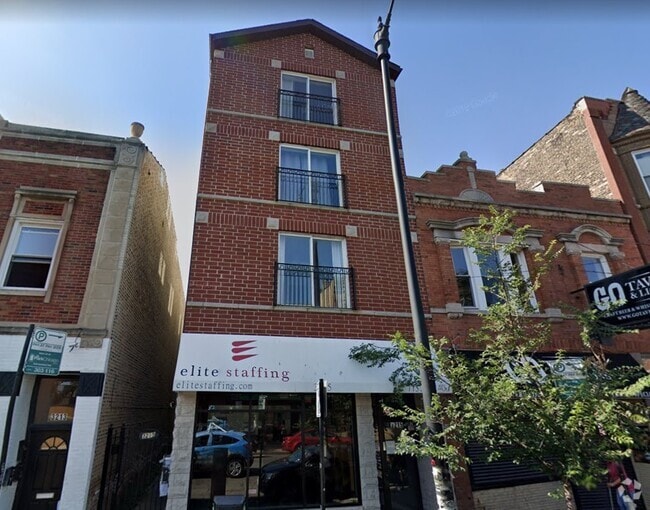 Building Photo - 3215 W Armitage Ave Rental