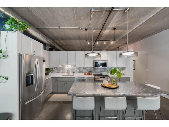 Photo - 710 N 4th St Unidad E109