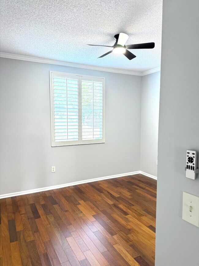 Photo - 2080 Greenview Shores Blvd Unidad 413