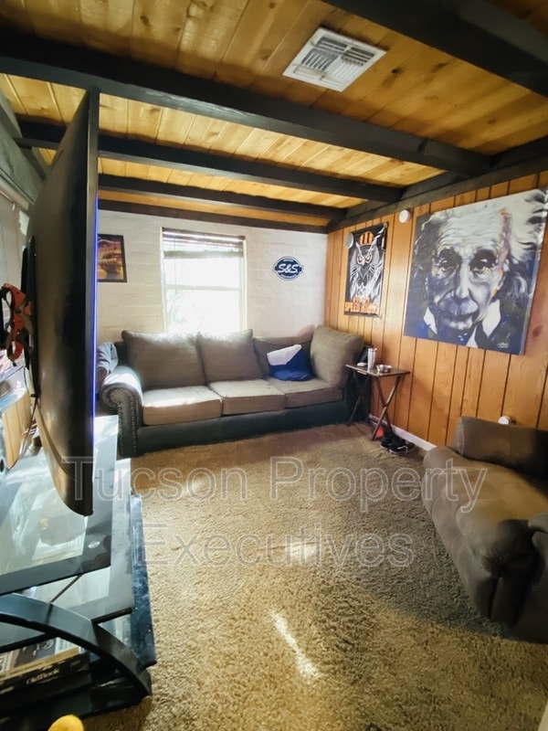 Photo - 2126 E Silver St