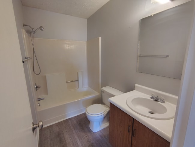 Photo - 7 Duiguid Dr