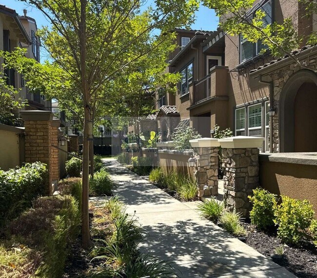 Photo - 5262 Fioli Loop Unit 5262