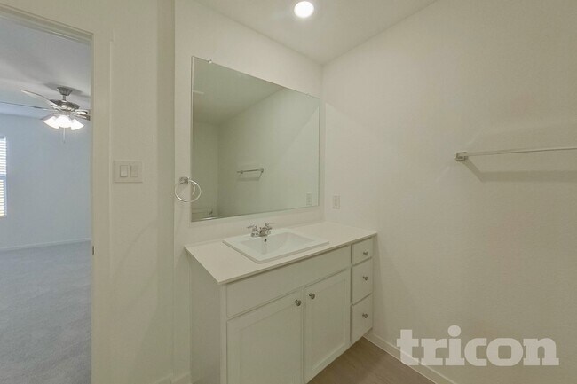 Photo - 843 Ponderosa Ln