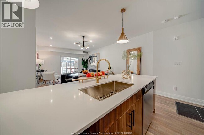 Photo - 11957 Tecumseh Rd E Unité 102