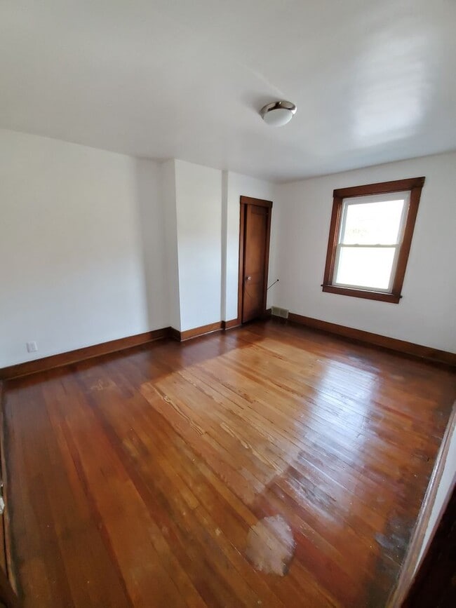 Photo - 4714 Sylvan Ave