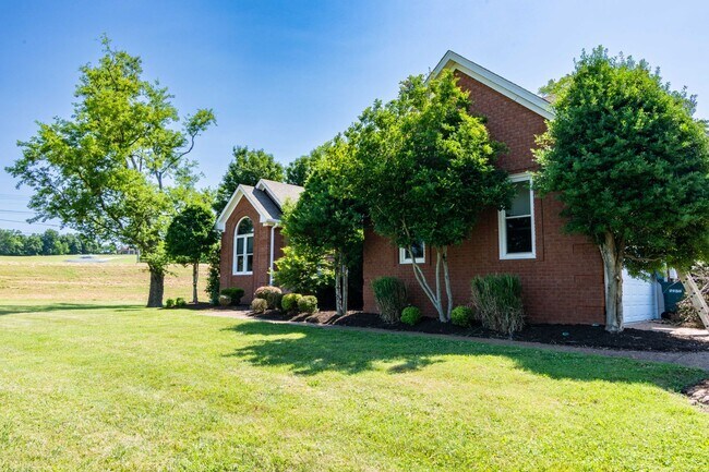 Photo - 100 Southfork Dr