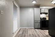 1BR/1BA, 600SF - Eating Area