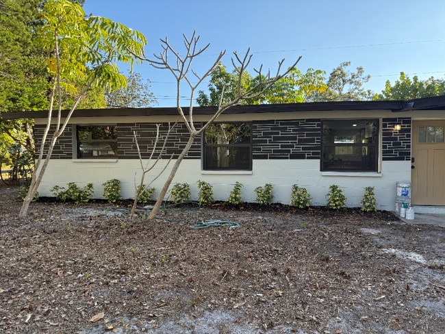 Photo - 3000 Karen Ave