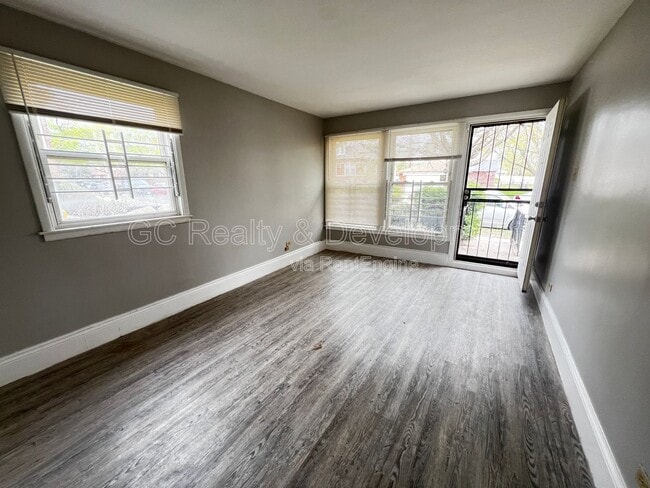 Photo - 9252 S Merrill Ave