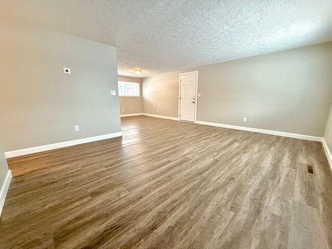 Photo - 309 Lesher Dr