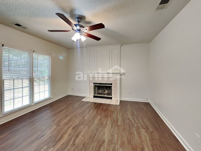 Photo - 5802 Swanston Dr