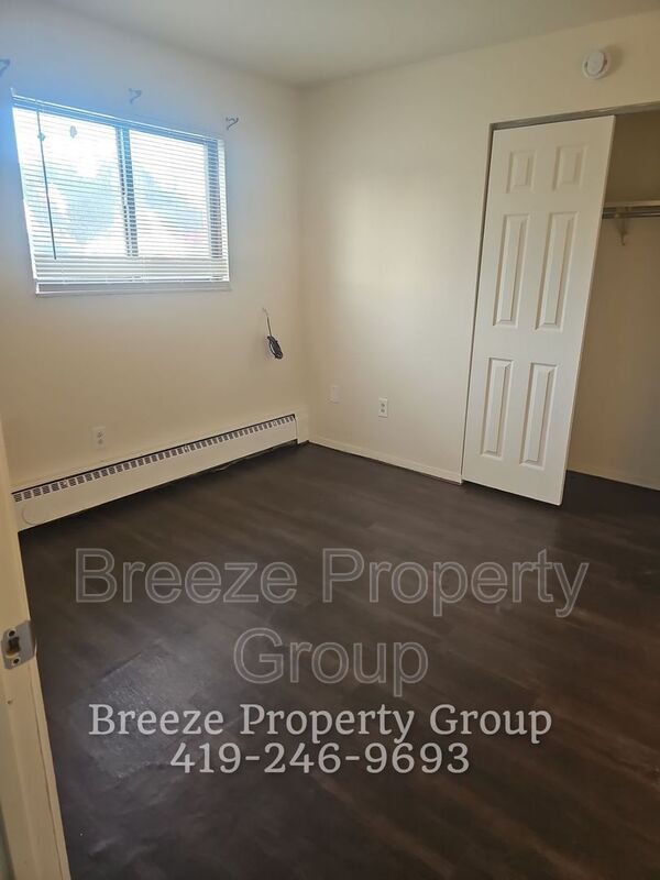 Photo - 4912 Douglas Rd