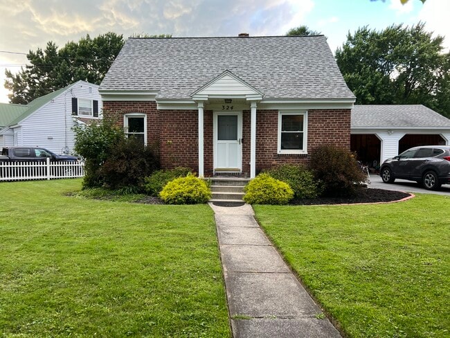 Photo - 324 Butterfield Ave