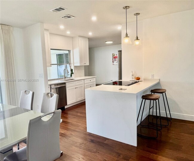 Photo - 8 Tam O Shanter Ln