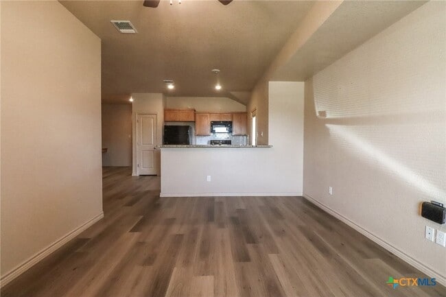 Photo - 6203 Twistleaf Ln Unit B