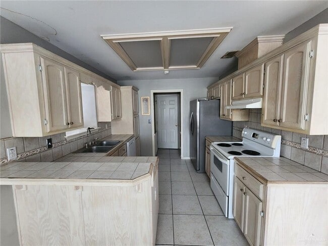 Photo - 18 Kerria Ave