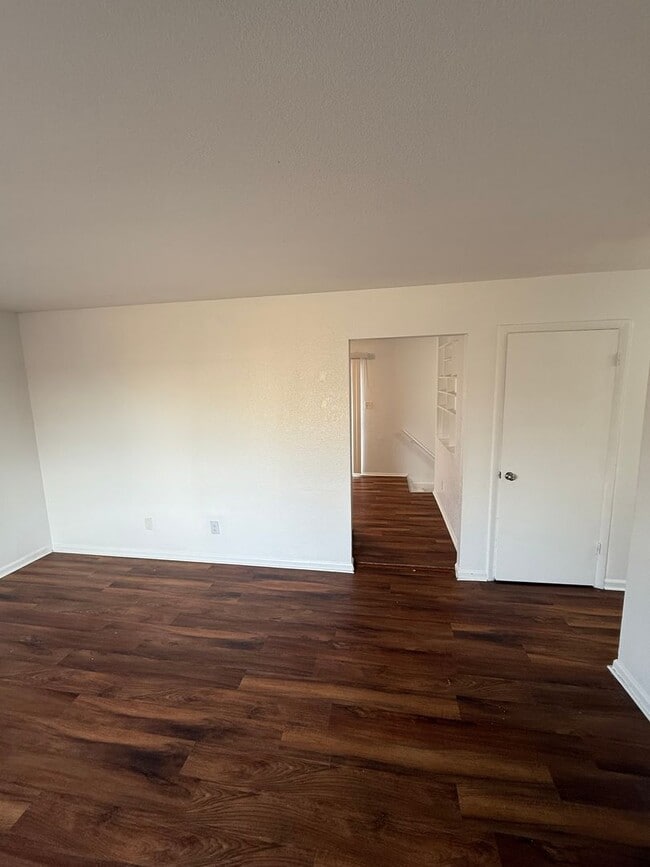 Photo - Lansing27 Unit #27