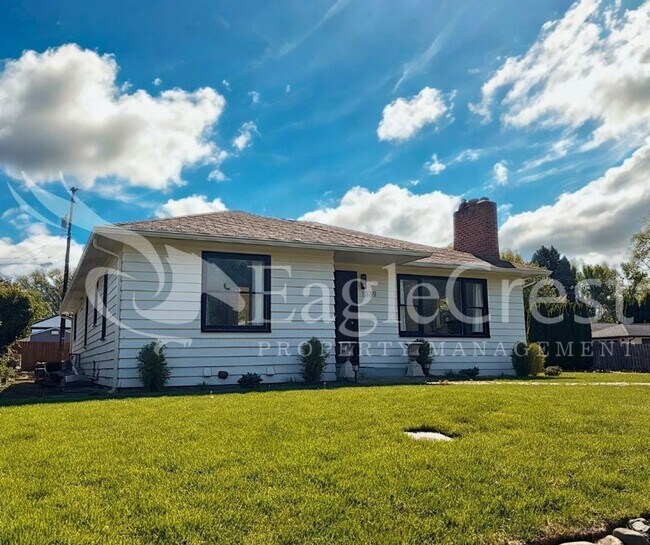 Photo - Charming 2 Bed, 2 Bath Home with Updated Kitchen & Outdoor Living Space