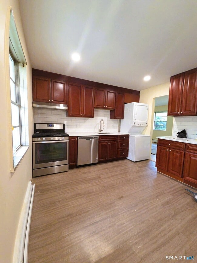 Building Photo - 43 Fairview Dr Unit 2