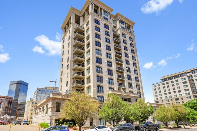 Building Photo - $2,945.00 stunning 2-bedroom, 2-bathroom i... Unit #400 Rental