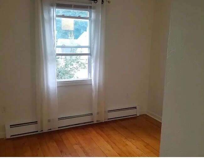 Photo - 14 Grover St