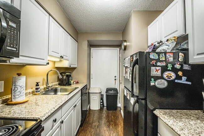 Photo - Thayer Garden Apartments