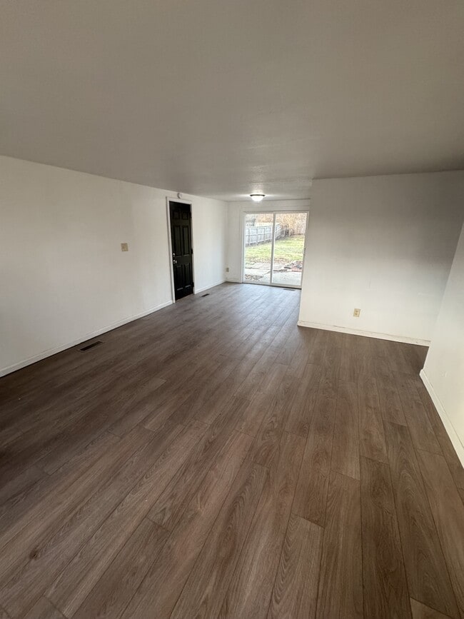 Photo - 2524 Cle Elum Dr