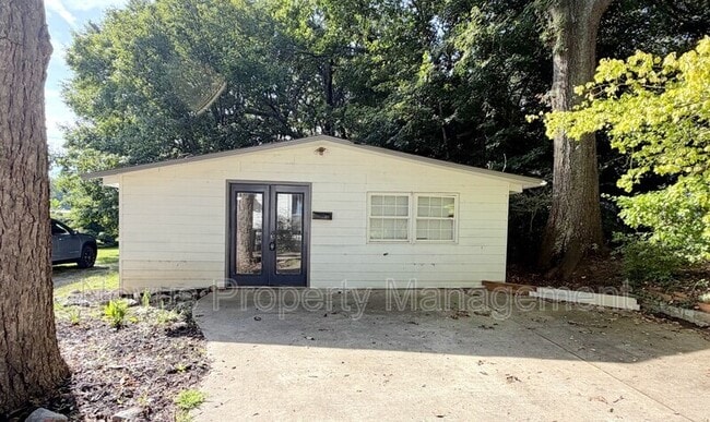 Photo - 328 Maple St