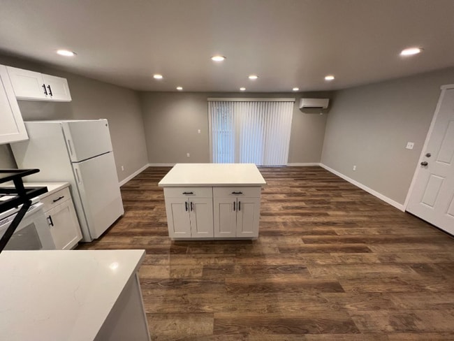 Photo - 2400 20th Ave NW Unidad 11D