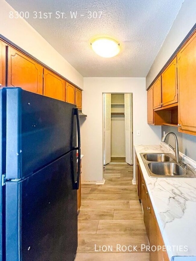 Modern Two Bedroom Find in St. Louis Park ... - Modern Two Bedroom Find in St. Louis Park ... Apartamento Unidad 307