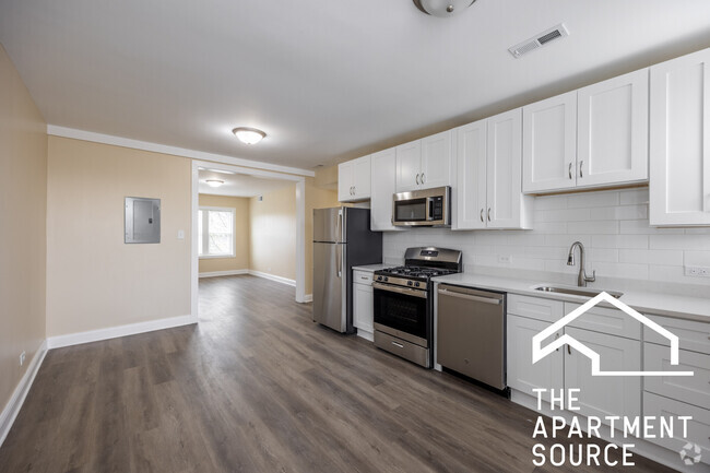 Building Photo - 2807 N Kilbourn Ave Unit 2N Rental