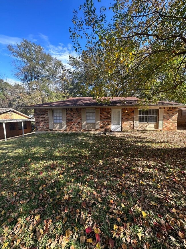 Building Photo - 412 Fieldbrook Dr Rental