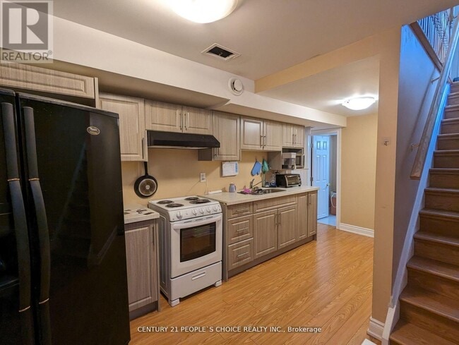 Photo - 485 Greenpark Crescent