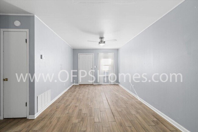 Photo - 309 E Walnut Ave