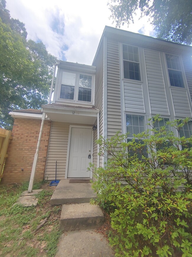 Building Photo - 12 Somerset Pkwy Rental