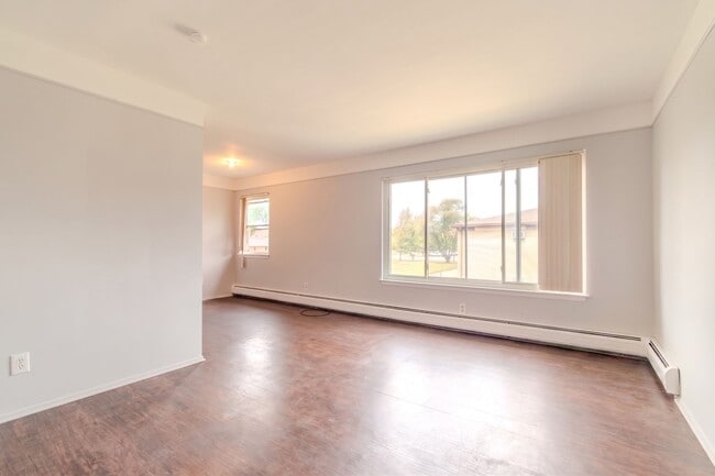 16470 E 9 Mile Rd Unit 103