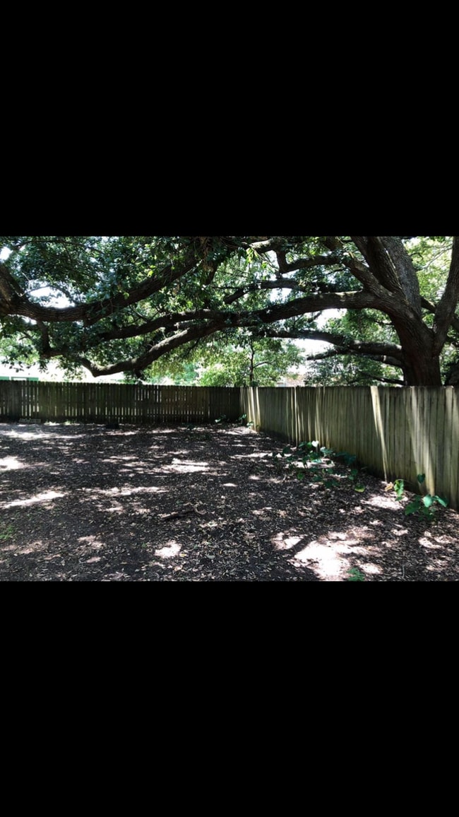 Photo - 2307 Fernwood St