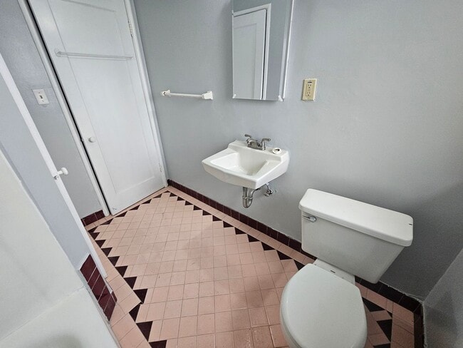 Photo - 647-649 38th Street Unit 649