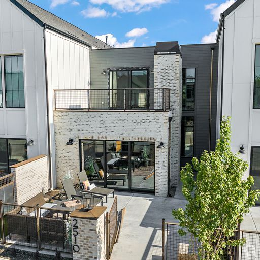 Building Photo - 2450 W Iron Coop St Rental