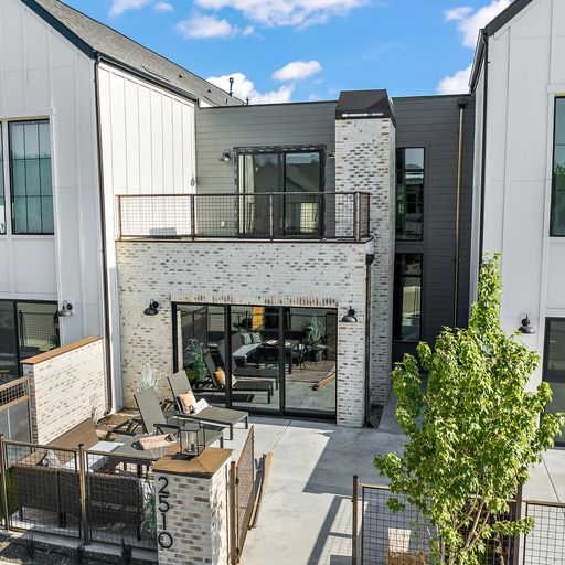 Photo - 2450 W Iron Coop St Townhome