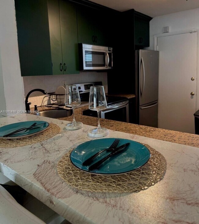 1530 NE 191st St Unit 241