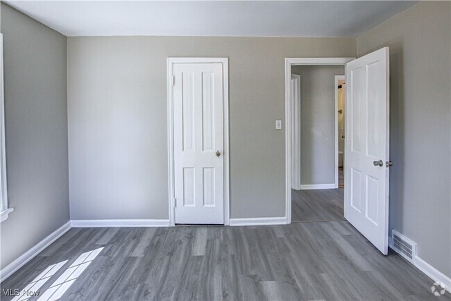 Building Photo - 2016 Revere Rd Rental