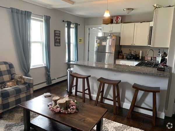 Building Photo - 66 Safford St Unit 2 Rental