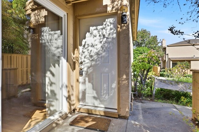 Photo - Sunset Park Townhouse Available for Rent!