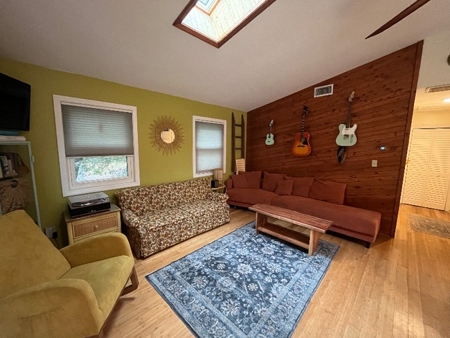 377 Sir Chandler Dr