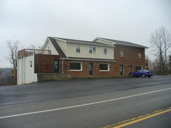 Photo - 859 S Main St